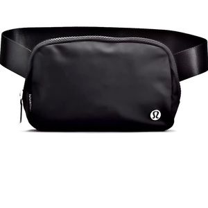 Lululemon Everywhere Belt Bag Black NWT
